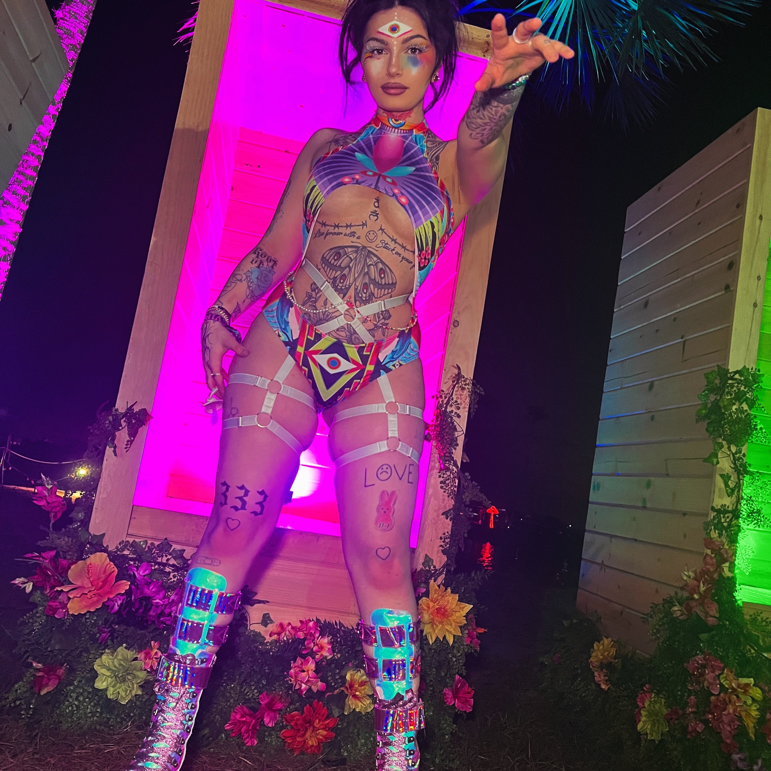 Expressive Rave Looks: 8 Unique Outfit Ideas