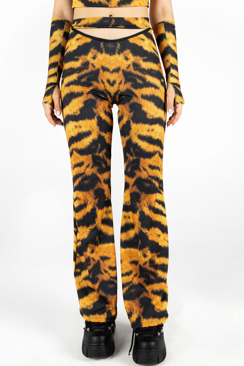 Tiger Cut Out Flare Pants Set Close View